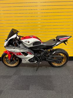 2022 Yamaha YZF-R7LA White