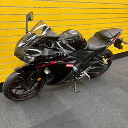 2015 Yamaha YZF-R3 Black