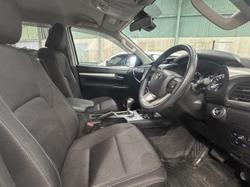 2022 Toyota Hilux SR5