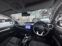 2022 Toyota Hilux SR5