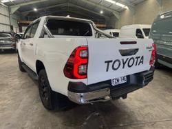2022 Toyota Hilux SR5
