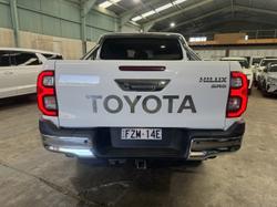 2022 Toyota Hilux SR5