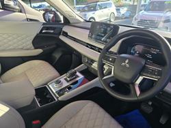 2022 Mitsubishi Outlander Exceed