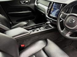 2020 Volvo XC60 D4 Momentum