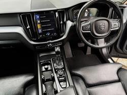 2020 Volvo XC60 D4 Momentum
