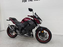 2016 Kawasaki Z300 ABS Red