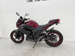 2016 Kawasaki Z300 ABS Red