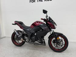 2016 Kawasaki Z300 ABS Red