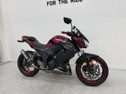 2016 Kawasaki Z300 ABS Red
