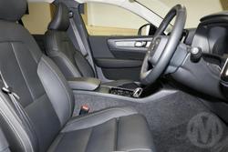 2025 Volvo XC40 Ultra B4 Dark