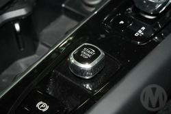2025 Volvo XC60 Plus B5 Bright
