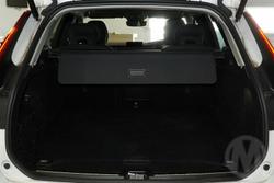 2025 Volvo XC60 Plus B5 Bright