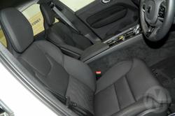 2025 Volvo XC60 Plus B5 Bright