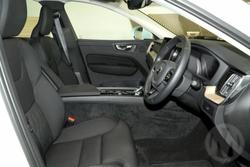 2025 Volvo XC60 Plus B5 Bright