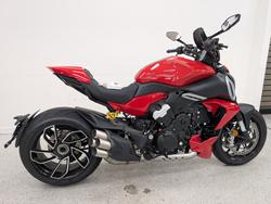 2023 DUCATI DIAVEL V4 Red