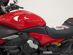 2023 DUCATI DIAVEL V4 Red