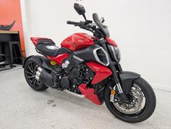 2023 DUCATI DIAVEL V4 Red