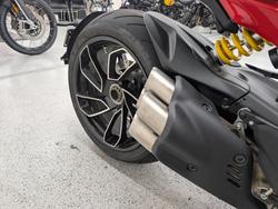 2023 DUCATI DIAVEL V4 Red
