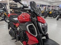 2023 DUCATI DIAVEL V4 Red