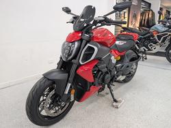 2023 DUCATI DIAVEL V4 Red