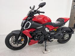2023 DUCATI DIAVEL V4 Red