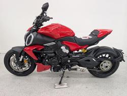 2023 DUCATI DIAVEL V4 Red