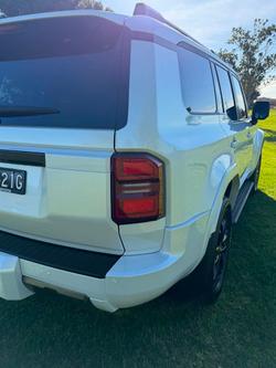 2024 Toyota Landcruiser Prado VX