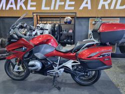2018 BMW Motorrad R1200 RT Red