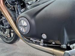 2025 Triumph BONNEVILLE SPEED TWIN 1200 Red