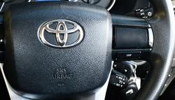 2016 Toyota Hilux SR