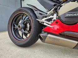 2015 DUCATI 1299 PANIGALE S Red