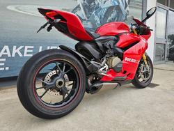 2015 DUCATI 1299 PANIGALE S Red