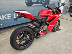 2015 DUCATI 1299 PANIGALE S Red