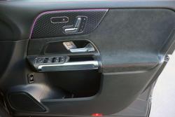 2025 Mercedes-Benz GLB-Class GLB200