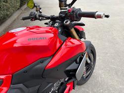2025 DUCATI STREETFIGHTER V2 Red