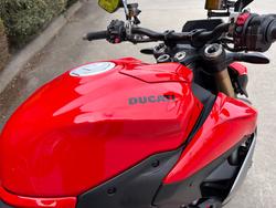 2025 DUCATI STREETFIGHTER V2 Red