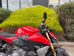 2025 DUCATI STREETFIGHTER V2 Red
