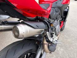 2025 DUCATI STREETFIGHTER V2 Red