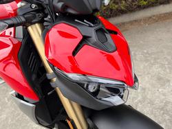 2025 DUCATI STREETFIGHTER V2 Red