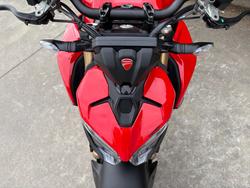 2025 DUCATI STREETFIGHTER V2 Red
