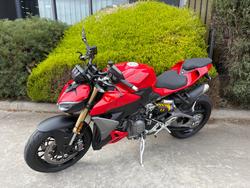 2025 DUCATI STREETFIGHTER V2 Red