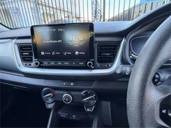2024 KIA STONIC S