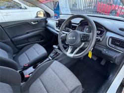 2024 KIA STONIC S
