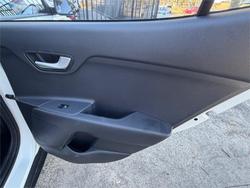 2024 KIA STONIC S