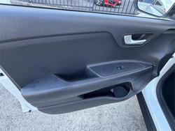 2024 KIA STONIC S