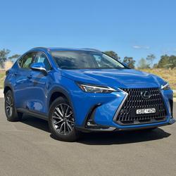 2026 Lexus NX 450h+ Luxury