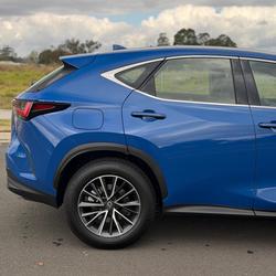 2026 Lexus NX 450h+ Luxury