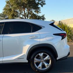 2015 Lexus NX 300h Sports Luxury