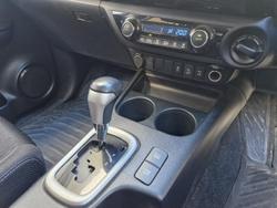 2020 Toyota Hilux SR5