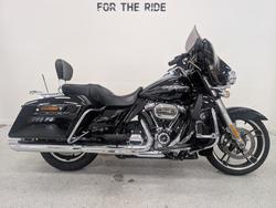 Harley-Davidson FLHXS Street Glide Special